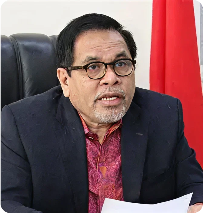 Tentang - Djauhari